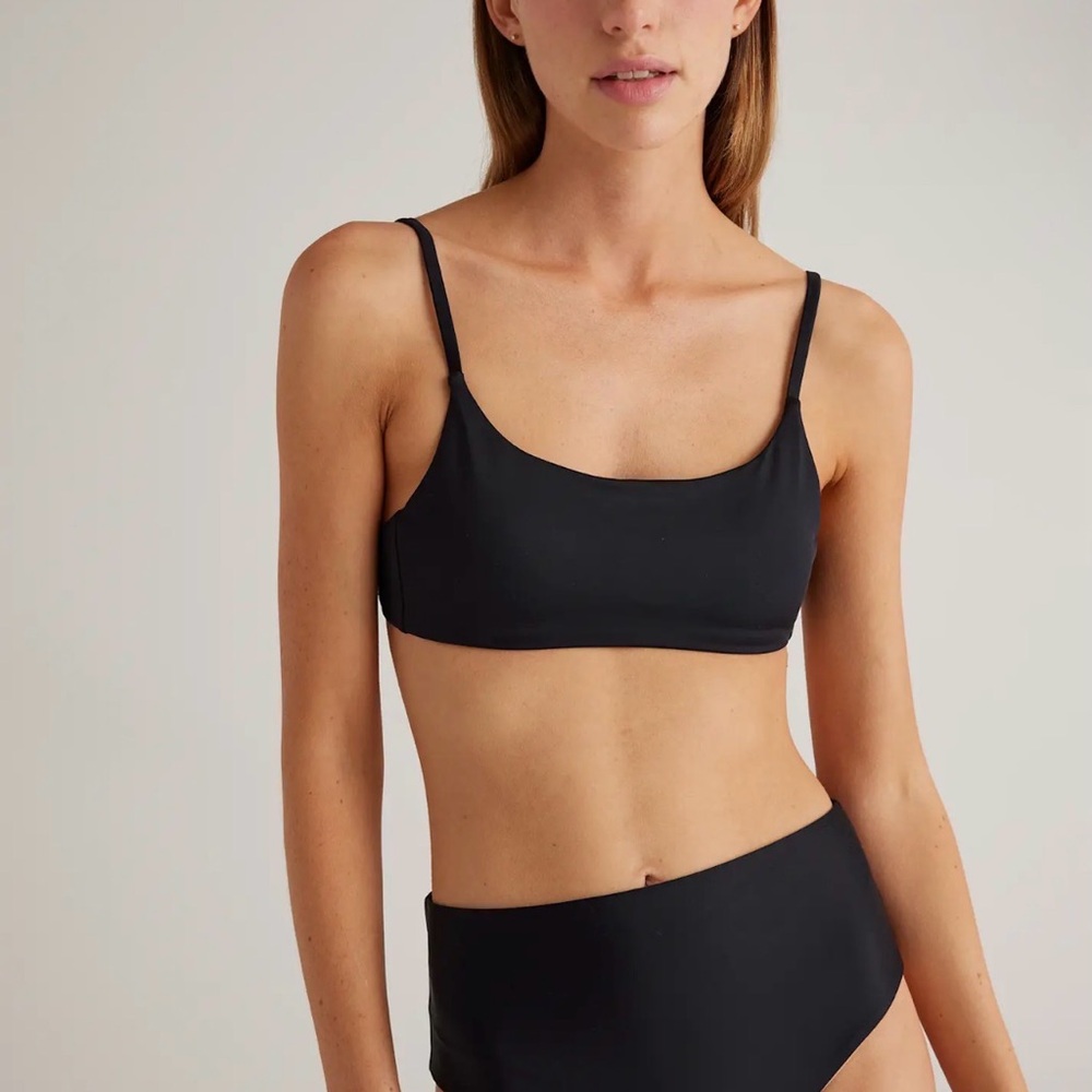 Quince Black Minimal Scoop TOP ONLY